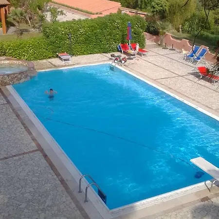 Melograno Aparthotel 4*